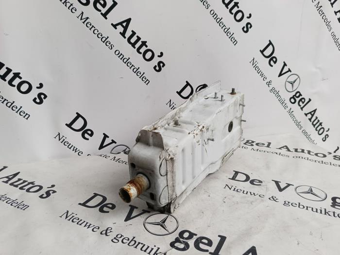 Gebruikte Frontbalk Mercedes Vito (447.6) 2.0 116 CDI 16V Prijs € 211,75 Inclusief btw aangeboden door De Vogel Auto's B.V.