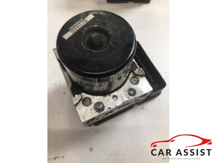 ABS Computer van een Volkswagen Touran 2012