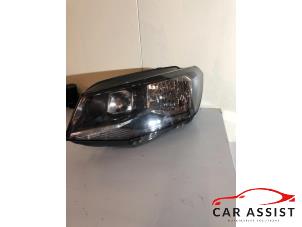 Gebruikte Koplamp links Volkswagen Caddy Prijs € 133,10 Inclusief btw aangeboden door Car Assist