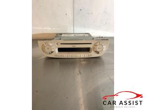 Gebruikte Radio CD Speler Fiat 500 Prijs € 80,00 Margeregeling aangeboden door Car Assist