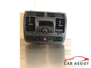 Gebruikte Kachel Schakelaar Mercedes Vito Prijs op aanvraag aangeboden door Car Assist