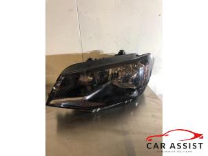 Gebruikte Koplamp links Volkswagen Caddy Prijs € 145,20 Inclusief btw aangeboden door Car Assist