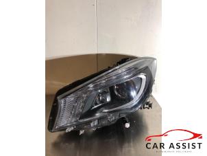 Gebruikte Linker Koplamp Mercedes CLA Prijs op aanvraag aangeboden door Car Assist