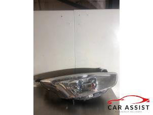 Gebruikte Rechter Koplamp Ford B-Max Prijs op aanvraag aangeboden door Car Assist