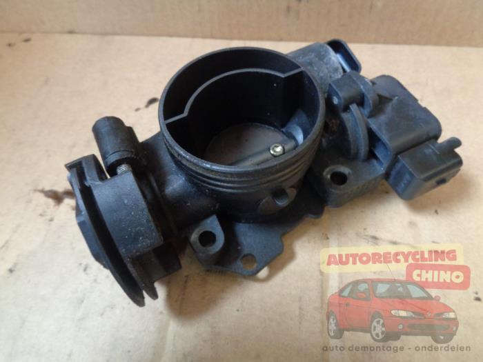 Gebruikte Gasklephuis Peugeot 206 (2A/C/H/J/S) 1.4 XR,XS,XT,Gentry Prijs € 27,00 Margeregeling aangeboden door Autorecycling Chino B.V.