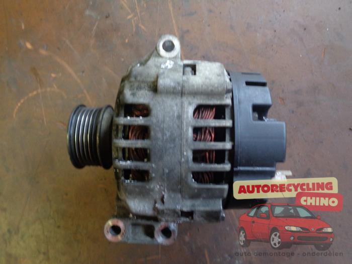 Gebruikte Alternator Renault Scénic I (JA) 2.0 16V Prijs € 23,00 Margeregeling aangeboden door Autorecycling Chino B.V.