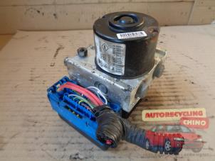 Gebruikte ABS Pomp Renault Twingo II (CN) 1.2 Prijs € 45,00 Margeregeling aangeboden door Autorecycling Chino B.V.