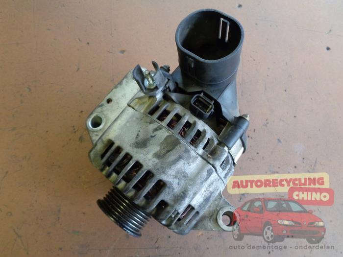 Gebruikte Dynamo Ford Mondeo III 2.2 TDCi 16V Prijs € 38,00 Margeregeling aangeboden door Autorecycling Chino B.V.