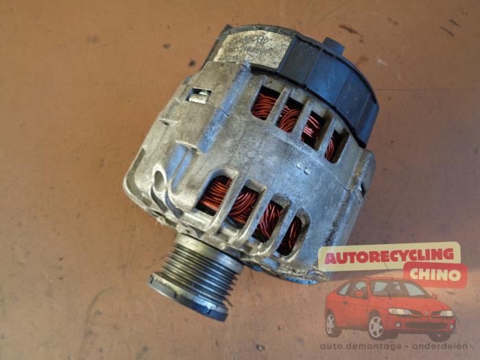 Gebruikte Dynamo Volvo S40 (VS) 1.9 D di Prijs € 38,00 Margeregeling aangeboden door Autorecycling Chino B.V.