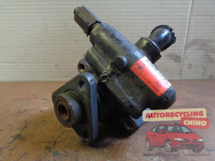 Gebruikte Pomp Servo Fiat Doblo (223A/119) 1.6 16V Prijs € 27,00 Margeregeling aangeboden door Autorecycling Chino B.V.
