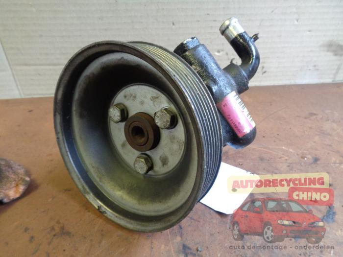 Gebruikte Pomp Servo Fiat Doblo Cargo (223) 1.9 JTD Prijs € 27,00 Margeregeling aangeboden door Autorecycling Chino B.V.