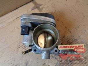 Gebruikte Gasklephuis Volkswagen Passat Variant (3B6) 2.0 Prijs € 40,00 Margeregeling aangeboden door Autorecycling Chino B.V.