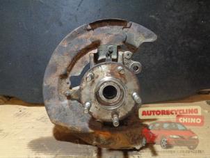 Gebruikte Fusee houder rechts-voor Volvo S40 (MS) 2.0 D 16V Prijs € 40,00 Margeregeling aangeboden door Autorecycling Chino B.V.