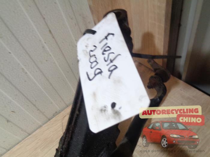 Gebruikte Subframe Ford Fiesta 6 (JA8) 1.25 16V Prijs € 58,00 Margeregeling aangeboden door Autorecycling Chino B.V.