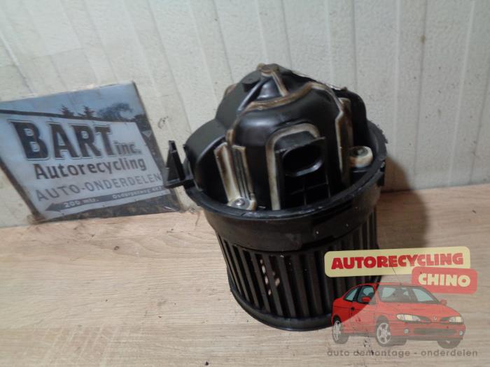 Gebruikte Blower Peugeot 308 SW (4E/H) 1.6 16V THP 150 Prijs € 31,00 Margeregeling aangeboden door Autorecycling Chino B.V.