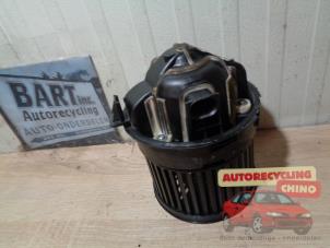 Gebruikte Kachel Ventilatiemotor Peugeot 308 SW (4E/H) 1.6 16V THP 150 Prijs € 36,00 Margeregeling aangeboden door Autorecycling Chino B.V.