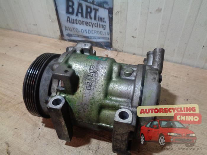 Aircopomp van een Renault Twingo (C06) 1.2 1999