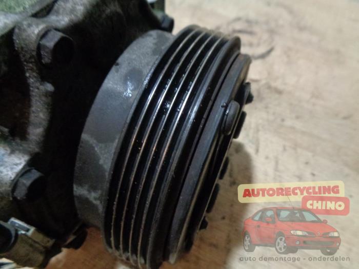 Aircopomp van een Renault Twingo (C06) 1.2 1999