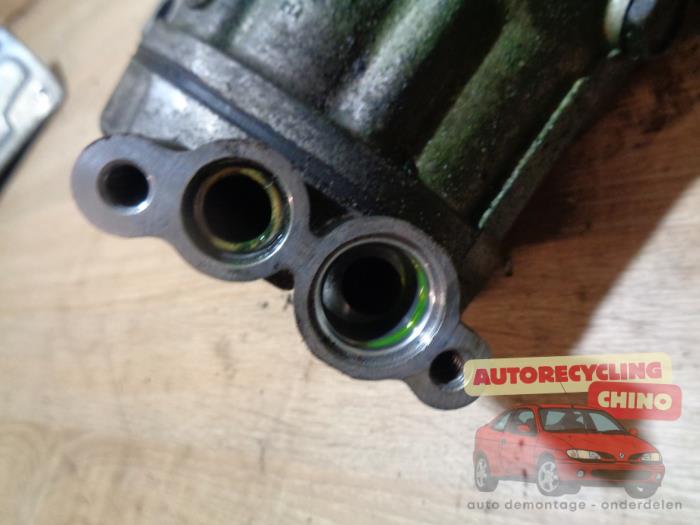 Aircopomp van een Renault Twingo (C06) 1.2 1999