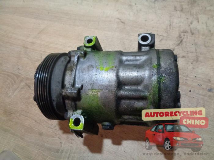 Aircopomp van een Renault Twingo (C06) 1.2 1999
