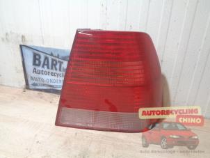 Gebruikte Achterlicht rechts Volkswagen Bora (1J2) 1.6 Prijs € 22,00 Margeregeling aangeboden door Autorecycling Chino B.V.