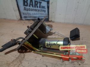 Gebruikte Benzinepomp Suzuki Swift (SF310/413) 1.3 Prijs € 32,00 Margeregeling aangeboden door Autorecycling Chino B.V.