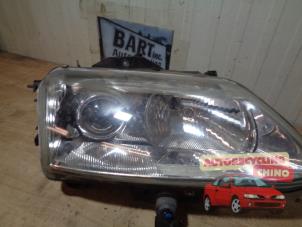 Gebruikte Rechter Koplamp Renault Espace (JE) 3.0 V6 24V Grand Espace Prijs € 72,00 Margeregeling aangeboden door Autorecycling Chino B.V.