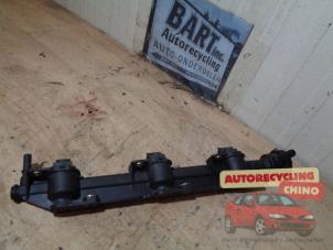 Gebruikte Injector brug Renault Espace (JE) 3.0 V6 24V Grand Espace Prijs € 54,00 Margeregeling aangeboden door Autorecycling Chino B.V.