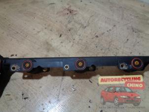 Gebruikte Injector brug Renault Espace (JE) 3.0 V6 24V Grand Espace Prijs € 54,00 Margeregeling aangeboden door Autorecycling Chino B.V.