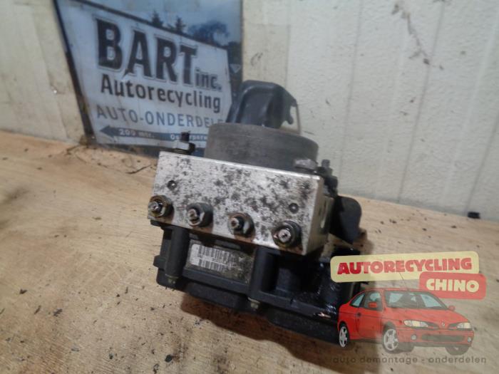 Gebruikte ABS Pomp Renault Clio III (BR/CR) 1.6 16V Prijs € 38,00 Margeregeling aangeboden door Autorecycling Chino B.V.