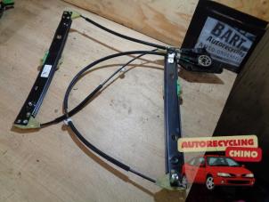 Gebruikte Raammechaniek 4Deurs links-voor Audi A1 Sportback (8XA/8XF) 1.4 TDI Ultra 12V Prijs € 40,00 Margeregeling aangeboden door Autorecycling Chino B.V.