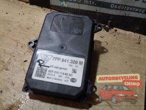 Gebruikte Computer bochtverlichting Audi Q3 (8UB/8UG) 2.0 TDI 16V 150 Quattro Prijs € 81,00 Margeregeling aangeboden door Autorecycling Chino B.V.