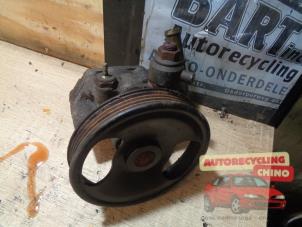 Gebruikte Pomp Servo Mazda Demio (DW) 1.3 16V Prijs € 40,00 Margeregeling aangeboden door Autorecycling Chino B.V.