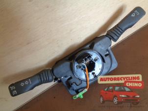 Gebruikte Licht + Raw Schakelaar Opel Astra H (L48) Prijs € 45,00 Margeregeling aangeboden door Autorecycling Chino B.V.
