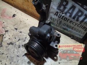 Gebruikte Servopomp Ford Fiesta 5 (JD/JH) 1.4 16V Prijs € 32,00 Margeregeling aangeboden door Autorecycling Chino B.V.