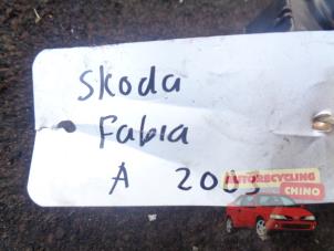Gebruikte Ruitenwissermotor achter Skoda Fabia (6Y2) 1.4i Prijs € 14,00 Margeregeling aangeboden door Autorecycling Chino B.V.