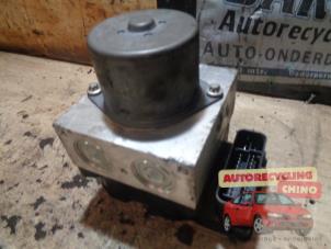 Gebruikte ABS Pomp Ford Mondeo IV Wagon 1.8 TDCi 125 16V Prijs € 158,00 Margeregeling aangeboden door Autorecycling Chino B.V.