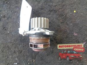 Gebruikte Waterpomp Volkswagen Polo V (6R) 1.2 TDI 12V BlueMotion Prijs € 27,00 Margeregeling aangeboden door Autorecycling Chino B.V.