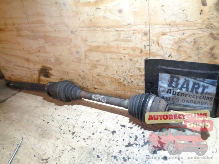 Gebruikte Steekas rechts-voor Ford Mondeo IV Wagon 1.8 TDCi 125 16V Prijs € 38,00 Margeregeling aangeboden door Autorecycling Chino B.V.