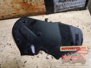 Gebruikte Distributiedeksel Audi Q3 (8UB/8UG) 2.0 TDI 16V 150 Quattro Prijs € 32,00 Margeregeling aangeboden door Autorecycling Chino B.V.