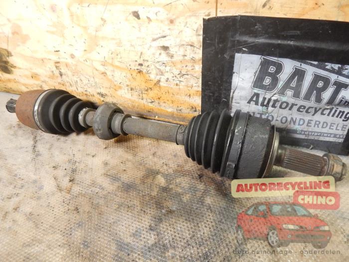 Gebruikte Steekas links-voor Honda Accord (CL/CN) 2.2 i-CTDi 16V Prijs € 31,00 Margeregeling aangeboden door Autorecycling Chino B.V.