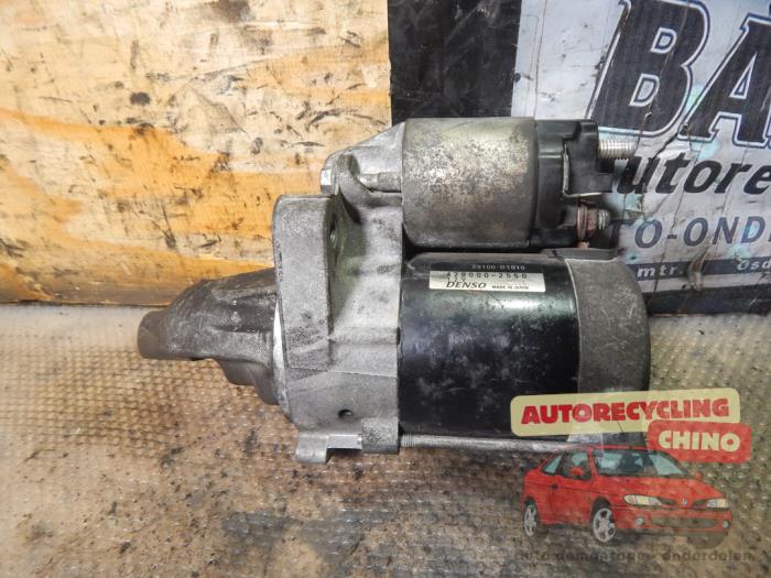 Gebruikte Startmotor Daihatsu Sirion 2 (M3) 1.0 12V DVVT Prijs € 38,00 Margeregeling aangeboden door Autorecycling Chino B.V.