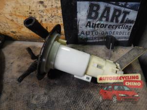 Gebruikte Benzinepomp Daihatsu Sirion 2 (M3) 1.0 12V DVVT Prijs € 45,00 Margeregeling aangeboden door Autorecycling Chino B.V.