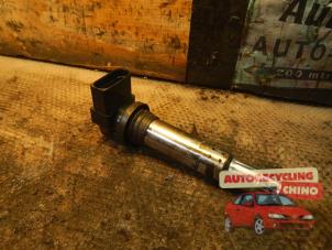 Gebruikte Bobine Volkswagen Golf V (1K1) 1.4 16V Prijs € 22,00 Margeregeling aangeboden door Autorecycling Chino B.V.