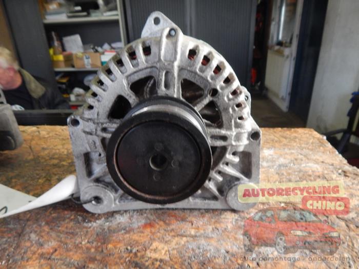 Gebruikte Dynamo Renault Clio II (BB/CB) 1.4 16V Prijs € 31,00 Margeregeling aangeboden door Autorecycling Chino B.V.