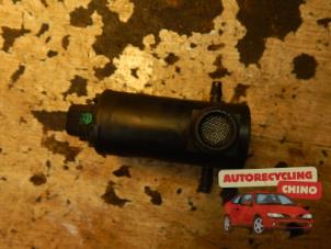 Gebruikte Ruitensproeierpomp voor Hyundai Getz 1.1i 12V Prijs € 14,00 Margeregeling aangeboden door Autorecycling Chino B.V.