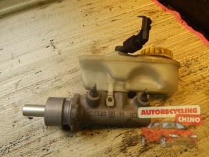 Gebruikte Hoofdremcilinder Volkswagen Polo III (6N2) 1.4 16V 75 Prijs € 25,00 Margeregeling aangeboden door Autorecycling Chino B.V.