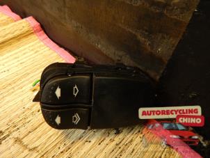 Gebruikte Raam schakelaar elektrisch Ford Focus 1 1.8 16V Prijs € 15,00 Margeregeling aangeboden door Autorecycling Chino B.V.