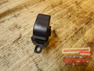 Gebruikte Schakelaar Elektrisch Raam Mazda 323 Fastbreak (BJ14) 1.6 16V Prijs € 5,00 Margeregeling aangeboden door Autorecycling Chino B.V.