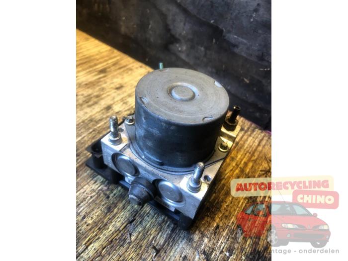 Gebruikte ABS Pomp Renault Clio III (BR/CR) 1.5 dCi 105 Prijs € 35,00 Margeregeling aangeboden door Autorecycling Chino B.V.